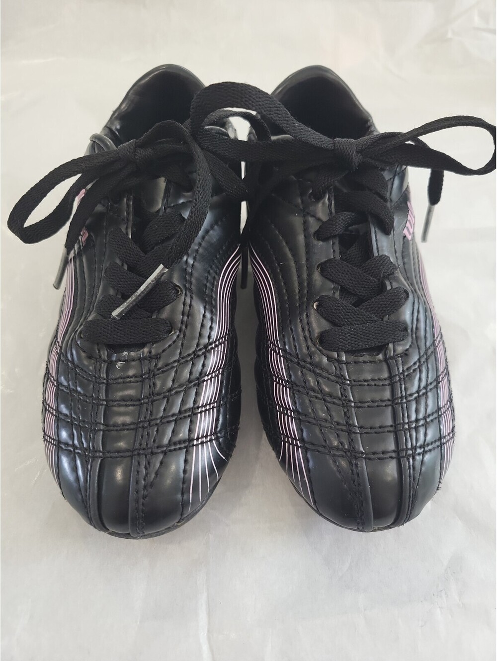 Wilson Soccer Cleats Youth Girls Size 13 US Black Pink Excellent
